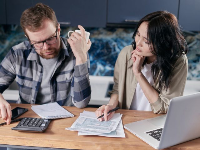Applications pour gérer facturation et fiches de paie de nounou