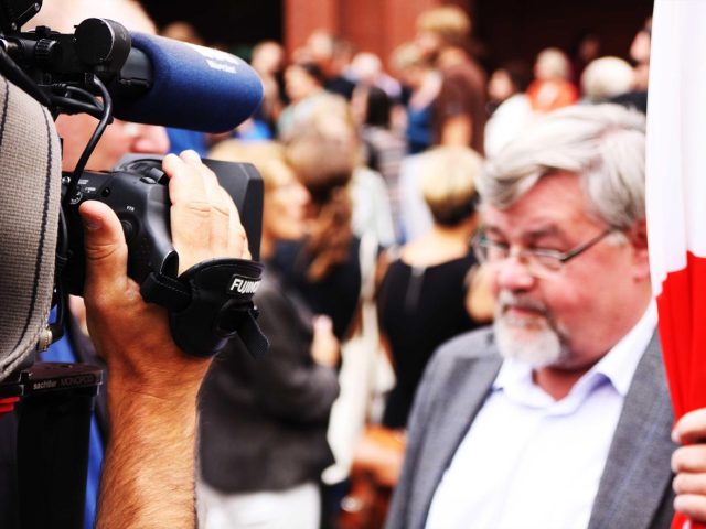 Méthodes pour attirer candidats qualifiés en garde d’enfants