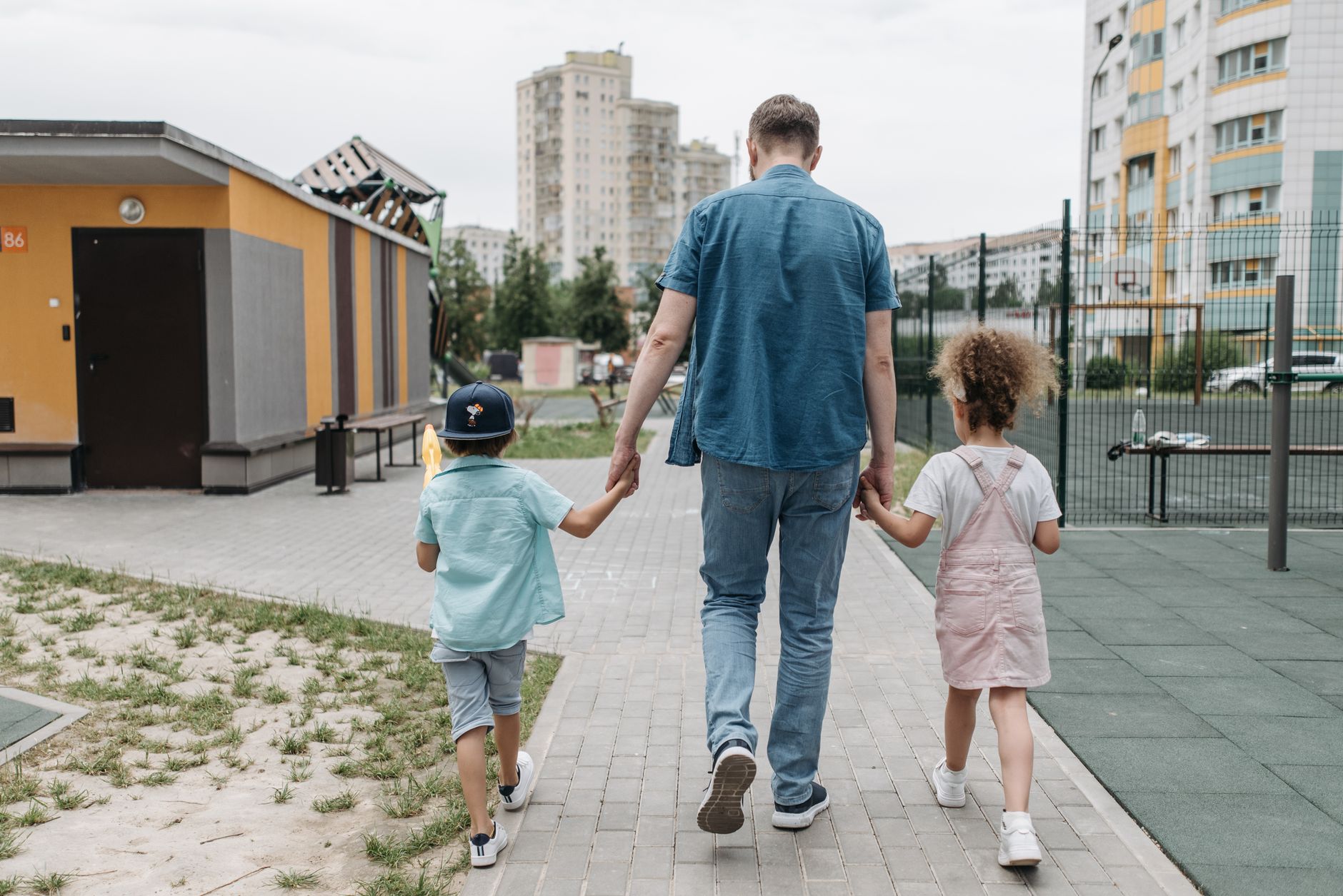 Emploi d'une garde d'enfants : obligations et démarches