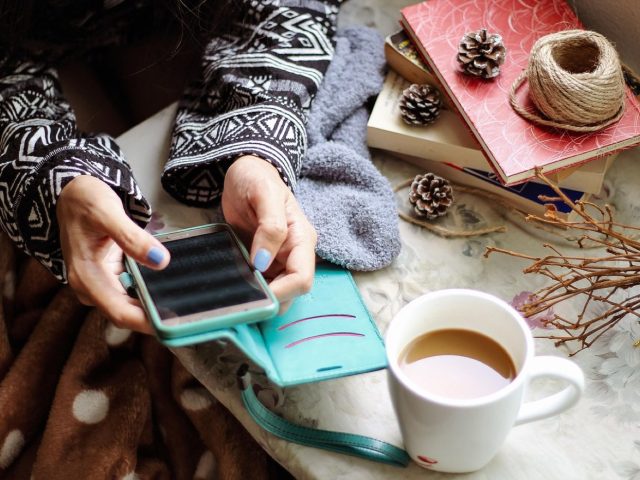 UrbanSitter ou Bubble : choisir une baby‑sitter selon la zone